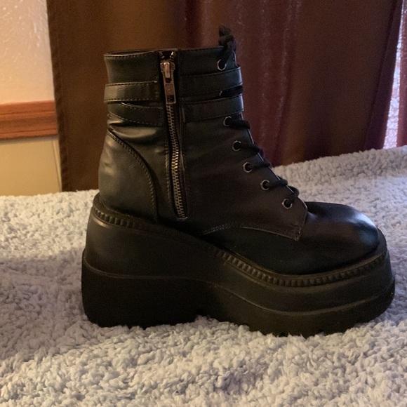 demonia platform boots - Picture 3 of 4